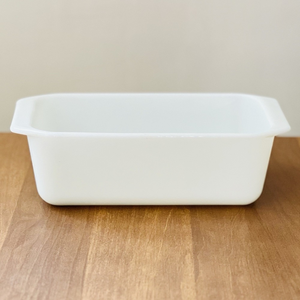 VINTAGE Pyrex Opal White Milk Glass Loaf Pan 215 70's Baking Dish EUC 9 X 5 X 3